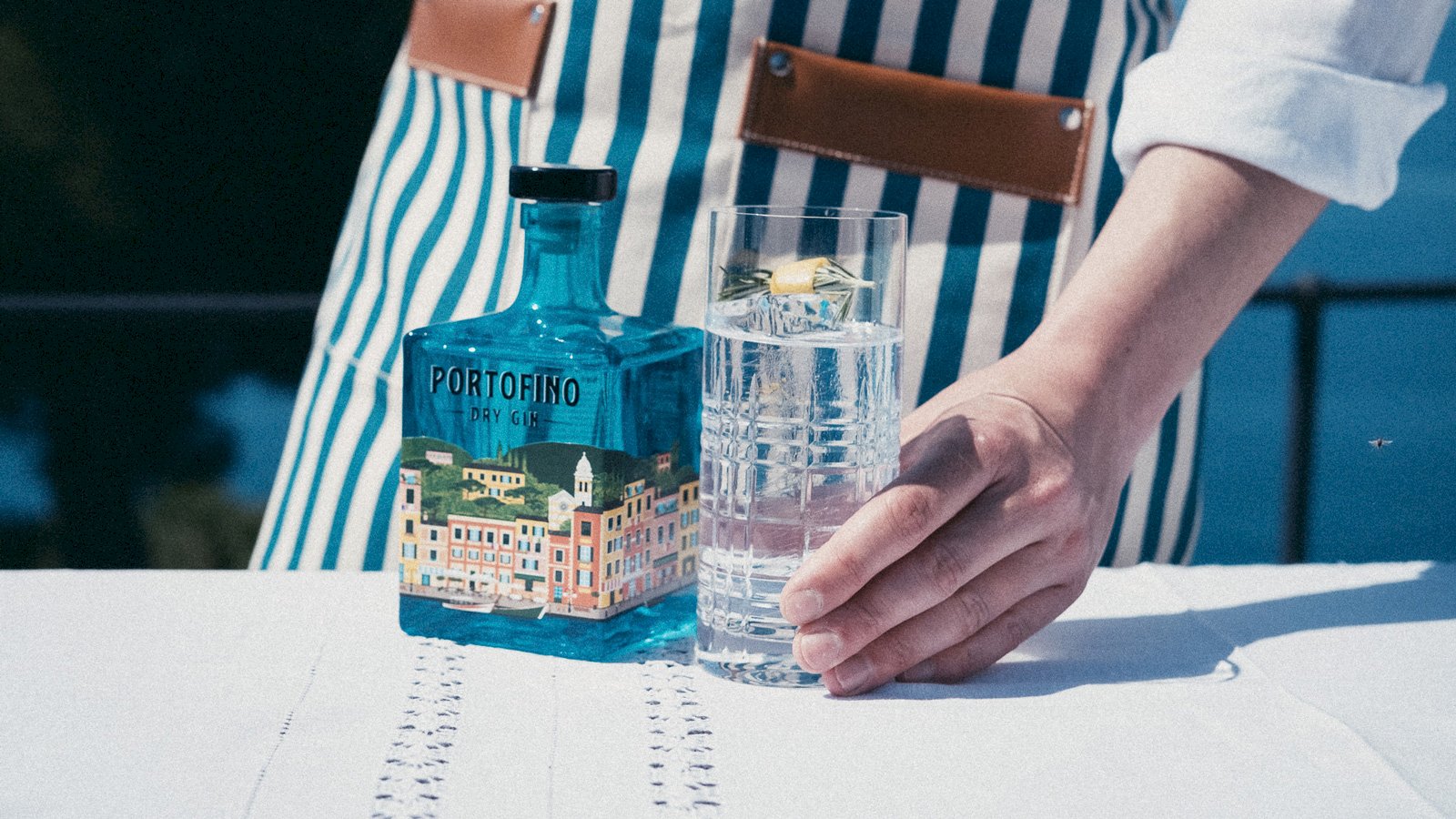 La Riviera nel bicchiere: i locali italiani che miscelano al meglio Portofino Dry Gin