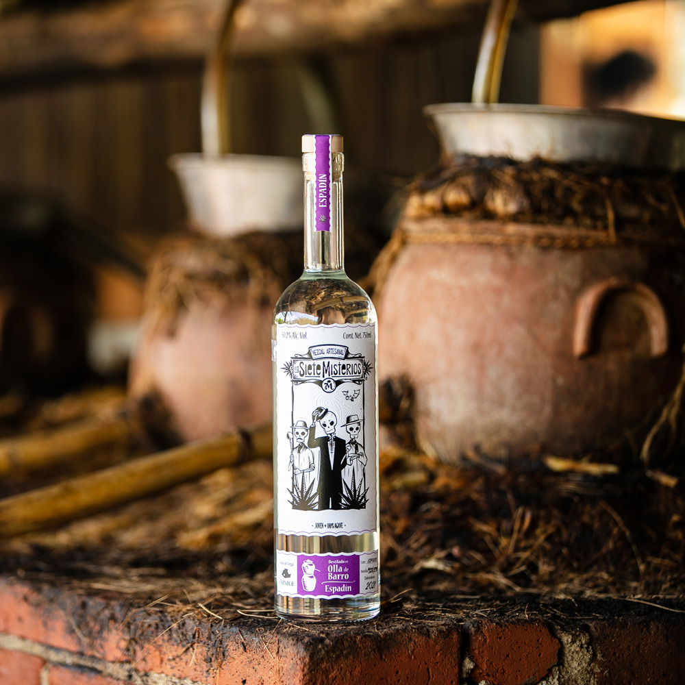 L7M_Clay-Pot-Espadin_lifestyle_bottle-in-Sola-de-Vega-by-clay-pot.jpg