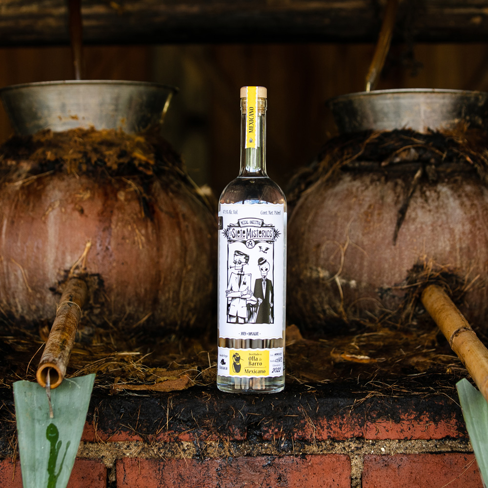 L7M_Clay-Pot-Mexicano_lifestyle_bottle-in-Sola-de-Vega-by-clay-pot.jpg