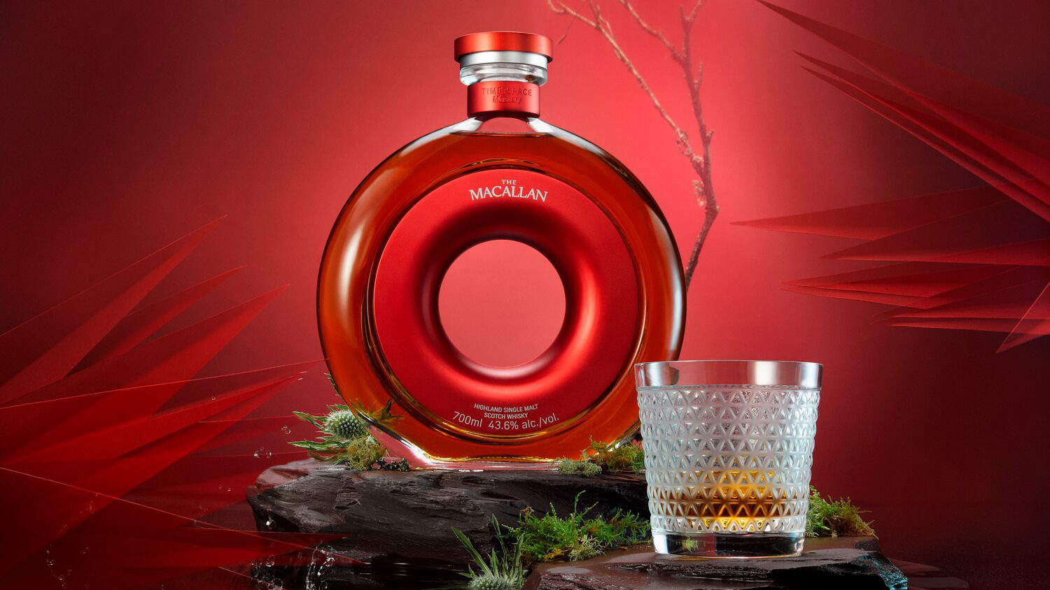 Macallan-2024-TIMESPACEMastery-StillLife-StraightOnBottleGlass-16x9-digital-150dpi.jpg