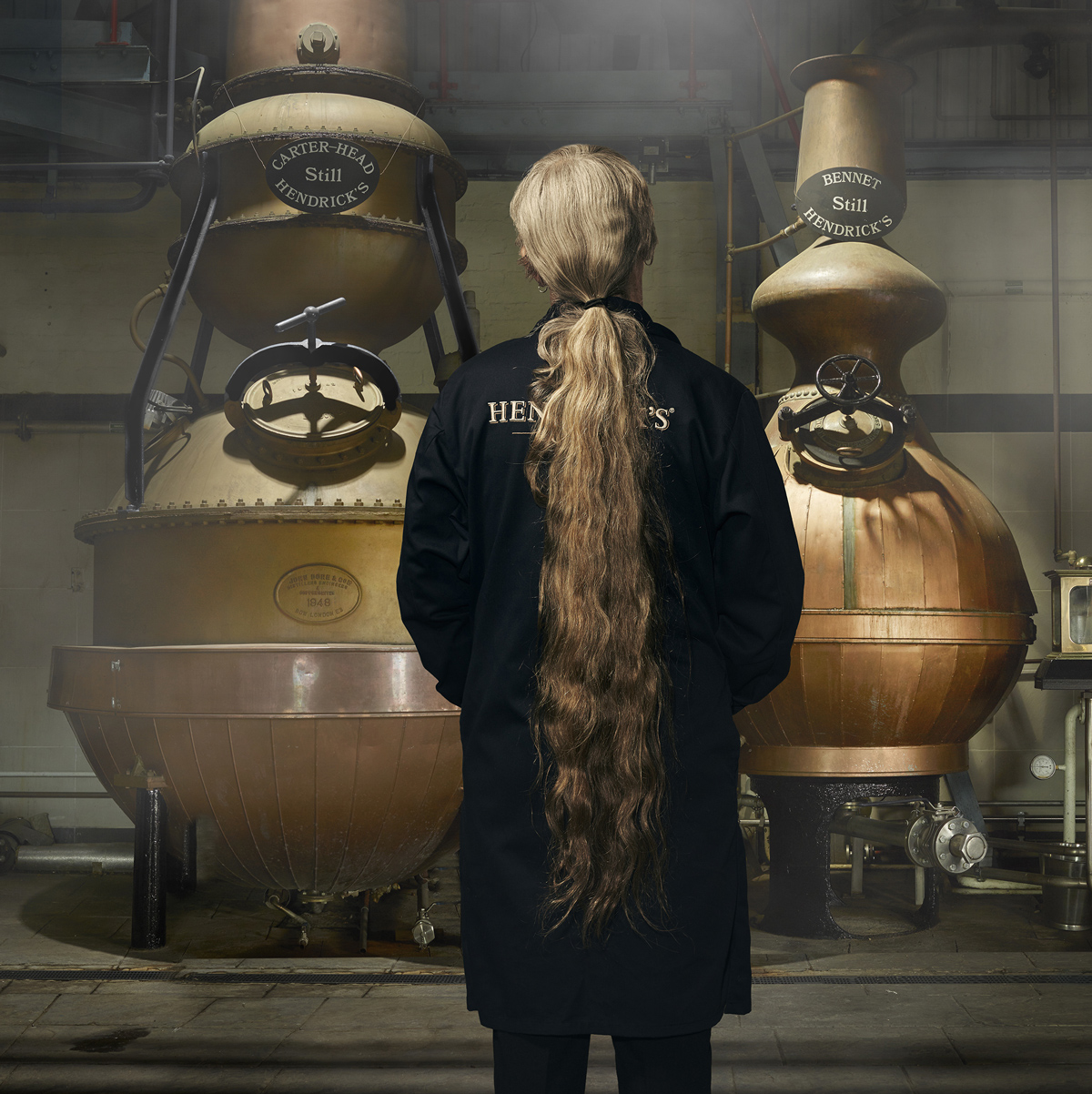 Lesley-in-the-distillery.jpg